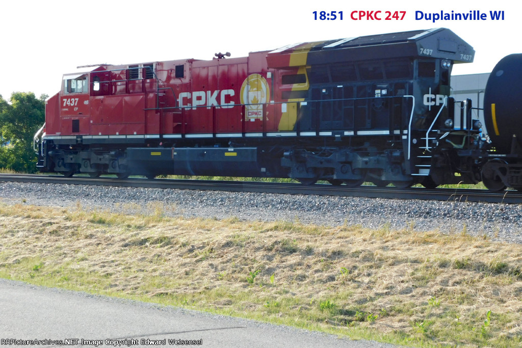 Leading CPKC 249 west